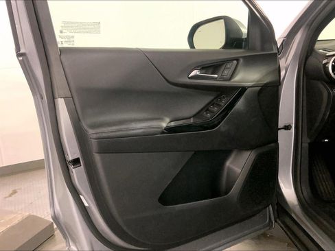 Used 2026 Chevrolet Equinox LT FWD image 25