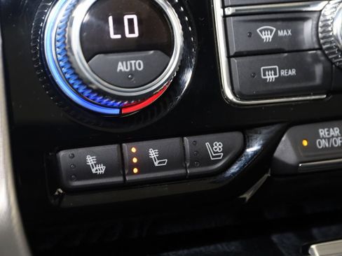 Used 2022 GMC Yukon Denali image 8