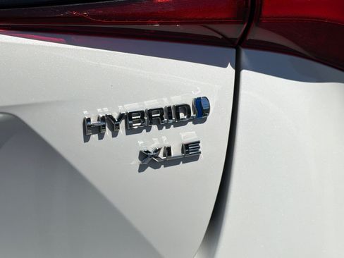 Used 2019 Toyota Prius XLE FWD image 38