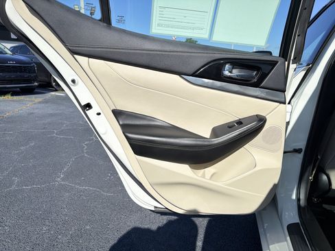 Used 2023 Nissan Maxima SV w/ Floor Mat Group FWD image 18