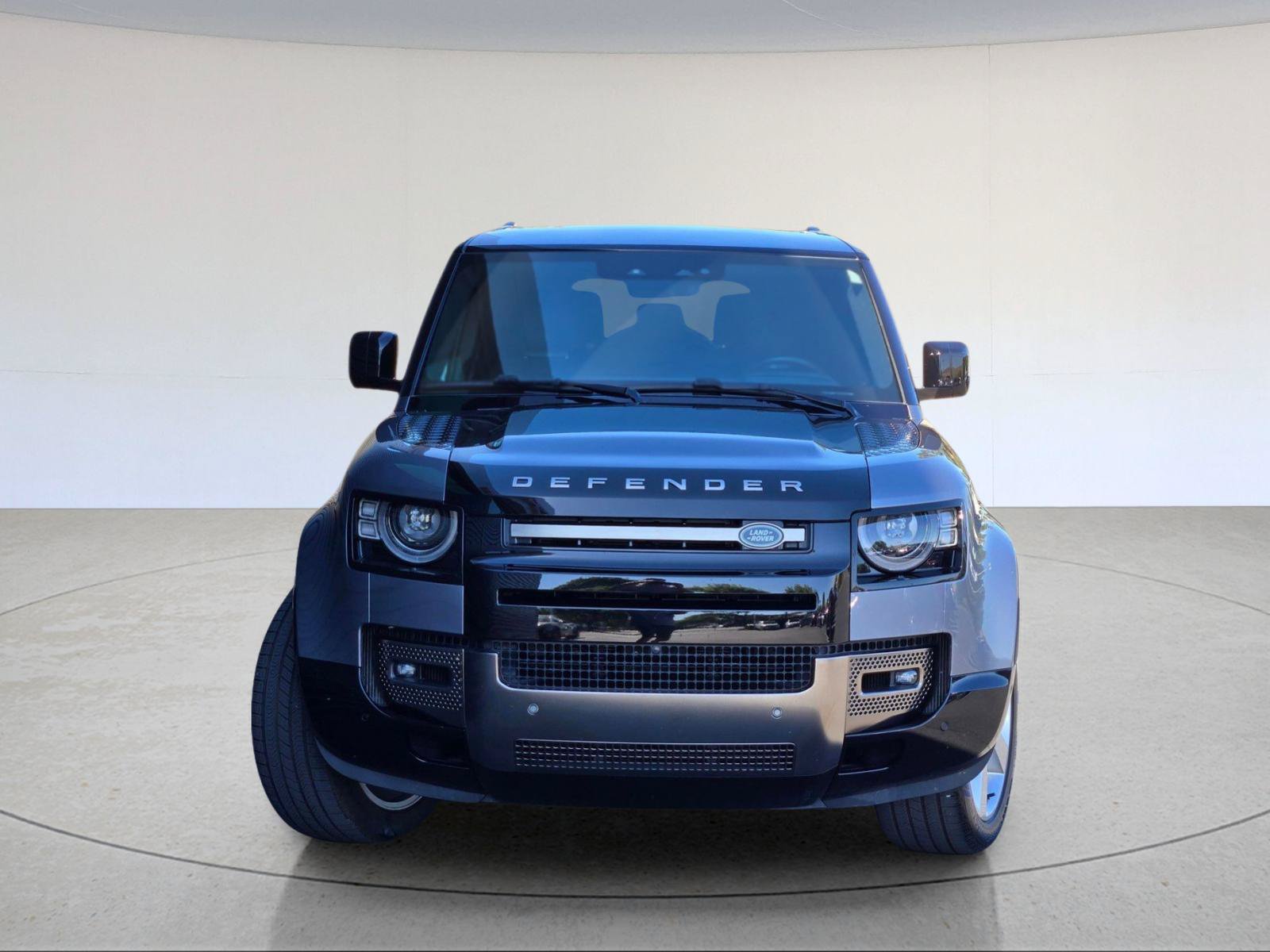 Used 2024 Land Rover Defender 130 X AWD/4WD image 9