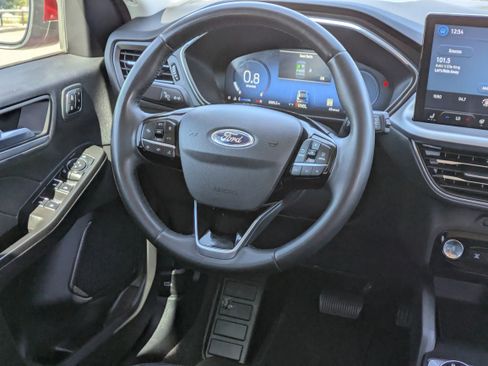 Used 2023 Ford Escape Platinum w/ Premium Technology Package image 17