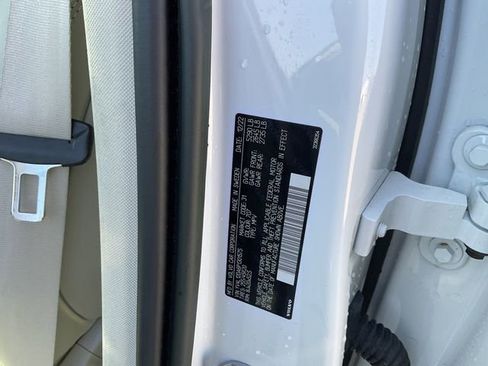 Used 2023 Volvo XC60 B5 Ultimate w/ Climate Package image 32