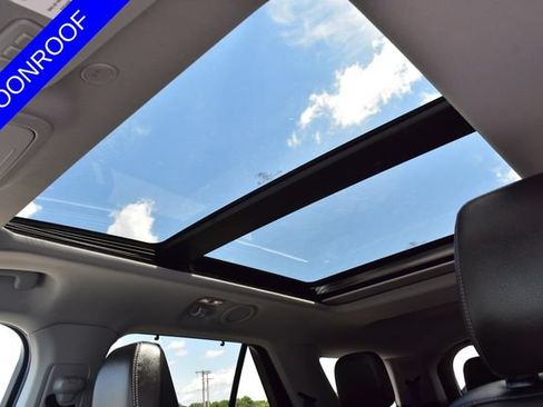 Used 2023 Ford Explorer Limited w/ Class IV Trailer Tow Package AWD/4WD image 8