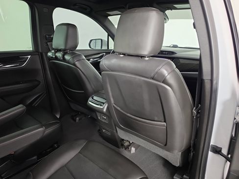 Used 2021 Cadillac XT6 Premium Luxury FWD image 40