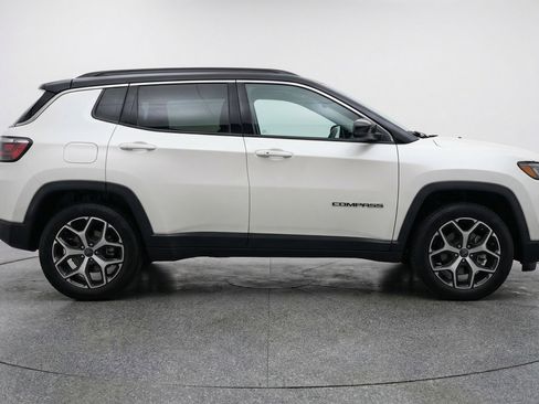 Used 2025 Jeep Compass Limited AWD/4WD image 11