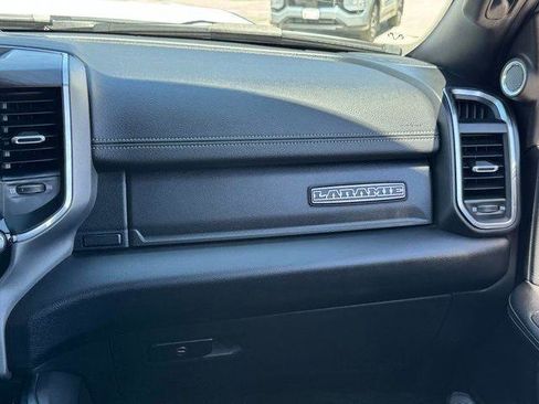 Used 2025 RAM 2500 Laramie AWD/4WD image 19