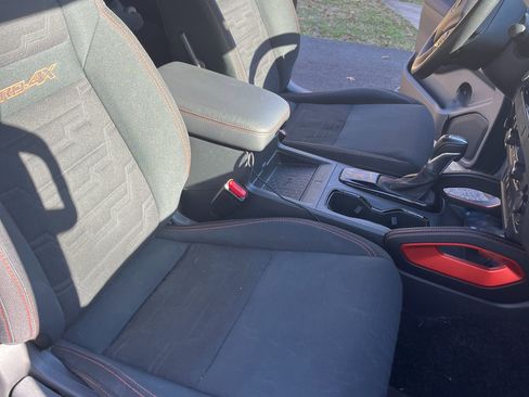 Used 2022 Nissan Frontier PRO-4X image 5