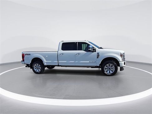 Used 2022 Ford F250 Platinum w/ FX4 Off-Road Package image 9