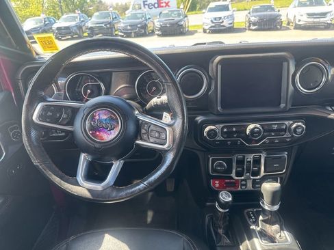 Used 2022 Jeep Wrangler Unlimited Rubicon w/ Dual Top Group AWD/4WD image 25
