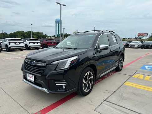 Used 2024 Subaru Forester Touring w/ POP Package 3 AWD/4WD image 7