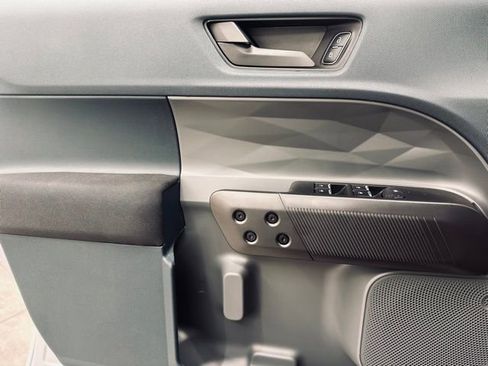 New 2025 Ford Maverick XL w/ Equipment Group 101A image 39