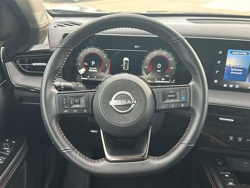 Used 2026 Nissan Kicks SR FWD image 22