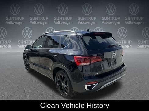 Used 2024 Volkswagen Taos SE image 3