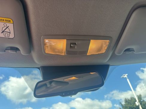 Used 2024 Mitsubishi Outlander Sport SE image 39