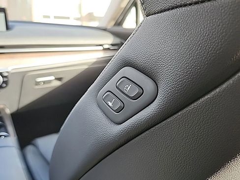 Used 2024 Genesis G80 image 23