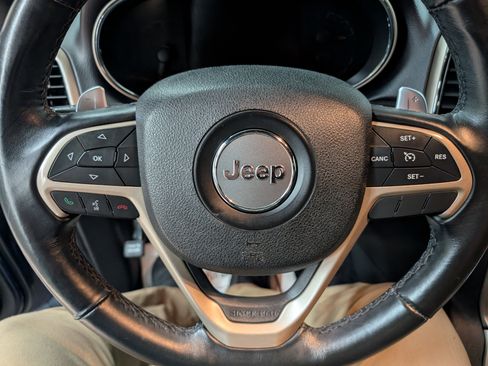 Used 2017 Jeep Grand Cherokee Laredo w/ Quick Order Package 23E image 14