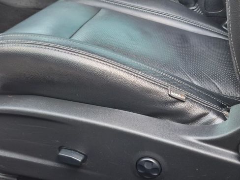 Used 2019 Dodge Challenger SXT RWD image 4