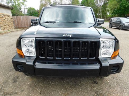 Used 2006 Jeep Commander 4WD w/ Popular Equipment Group image 3