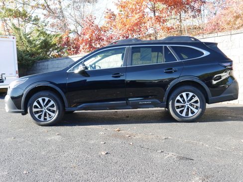 Used 2021 Subaru Outback Premium image 3