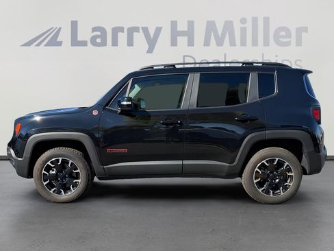 Used 2023 Jeep Renegade Trailhawk image 2