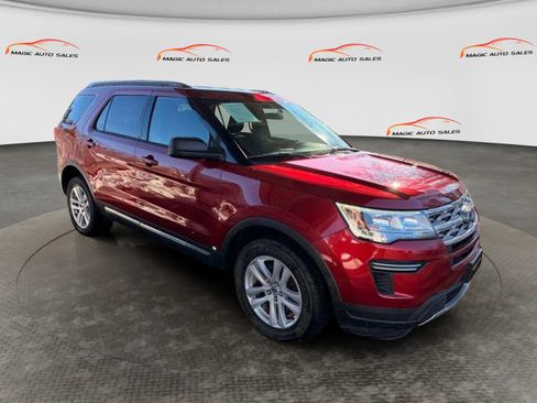 Used 2018 Ford Explorer XLT AWD/4WD image 5