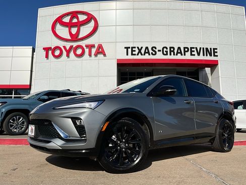 Used 2025 Buick Envista Sport Touring image 2