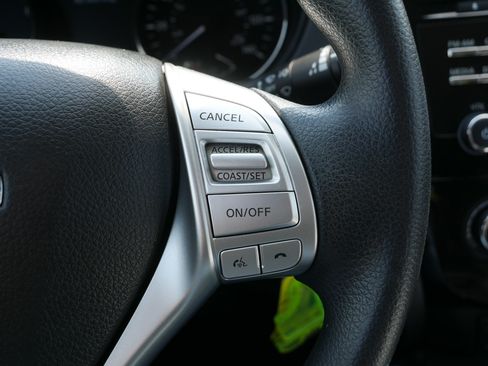 Used 2015 Nissan Rogue S AWD/4WD image 28