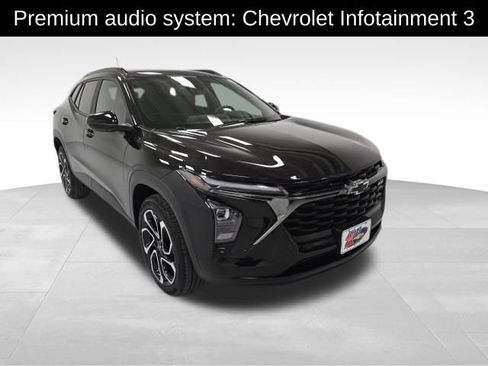 Certified 2025 Chevrolet Trax RS w/ Driver Confidence Package image 8
