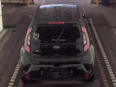 Used 2016 Kia Soul + FWD image 5