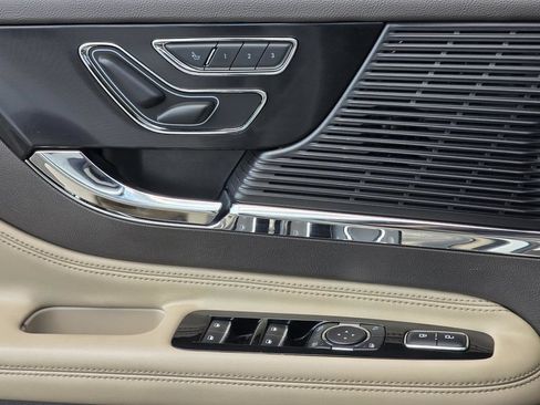 Used 2022 Lincoln Corsair AWD w/ Equipment Group 101A image 11