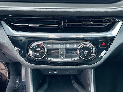 Used 2025 Buick Envista Sport Touring w/ Convenience II Package image 24