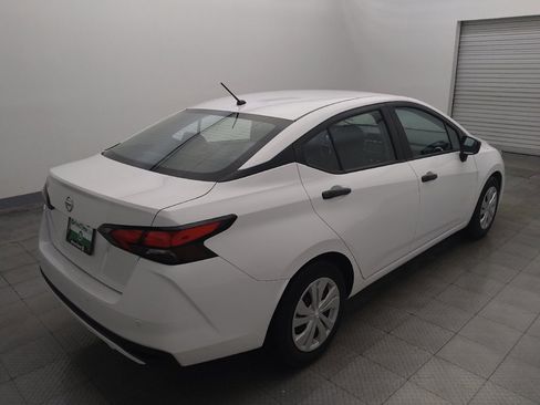 Used 2022 Nissan Versa S FWD image 9