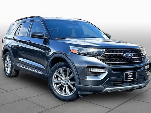 Used 2020 Ford Explorer XLT w/ Equipment Group 202A RWD image 3