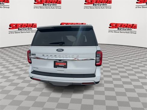 Used 2024 Ford Expedition Limited image 8
