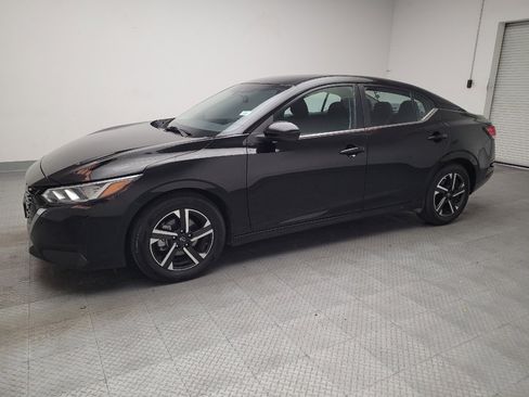 Used 2025 Nissan Sentra SV image 2
