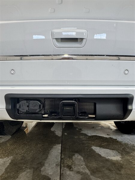 Used 2020 Jeep Grand Cherokee Overland AWD/4WD image 7
