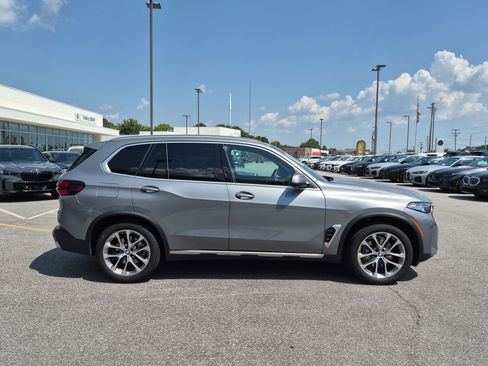 Certified 2025 BMW X5 sDrive40i w/ Premium Package RWD image 2