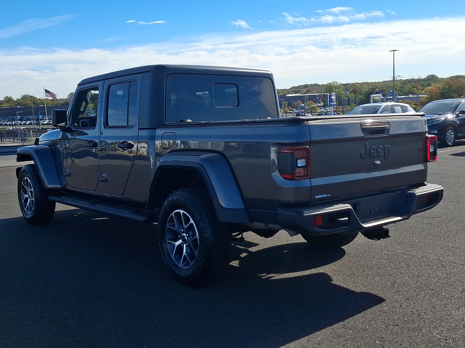 Used 2025 Jeep Gladiator Sport AWD/4WD image 4