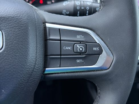 Used 2023 Jeep Compass Latitude AWD/4WD image 18