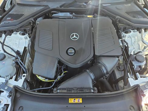 Used 2025 Mercedes-Benz E 350 4MATIC Sedan image 27