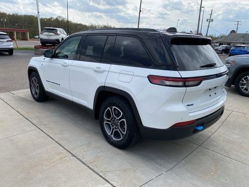 Used 2022 Jeep Grand Cherokee Trailhawk w/ Luxury Tech Group III AWD/4WD image 9