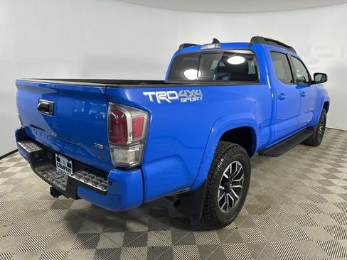 Used 2021 Toyota Tacoma TRD Sport w/ TRD Premium Sport Package AWD/4WD image 7