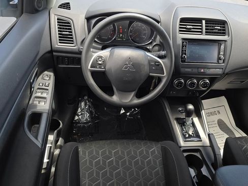 Used 2024 Mitsubishi Outlander Sport ES AWD/4WD image 11