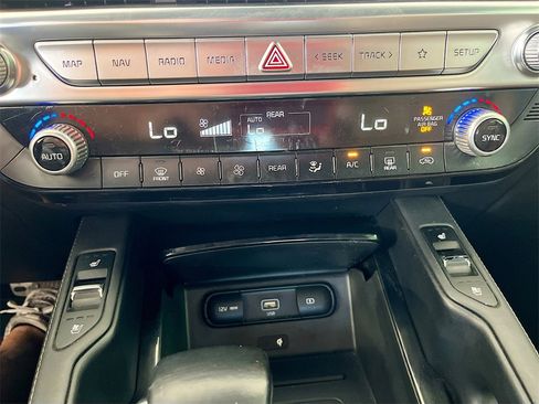 Used 2021 Kia Telluride SX w/ SX Prestige Package image 16