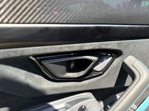 Used 2024 Lamborghini Urus Performante AWD/4WD image 19