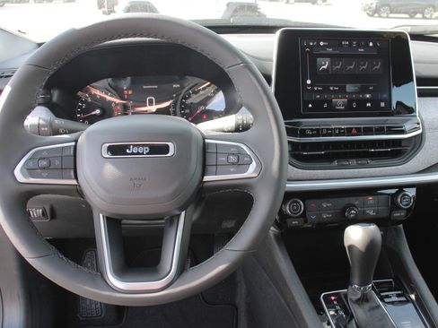 New 2026 Jeep Compass Latitude image 8