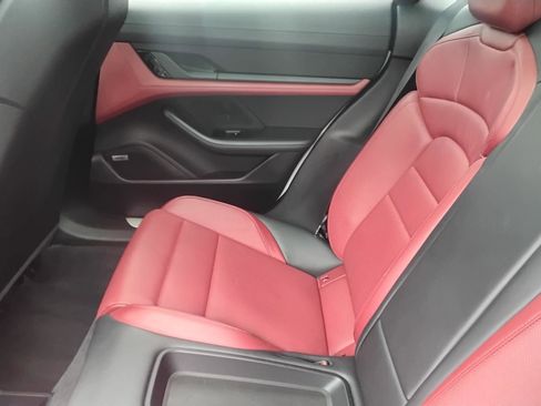 Used 2020 Porsche Taycan 4S image 21