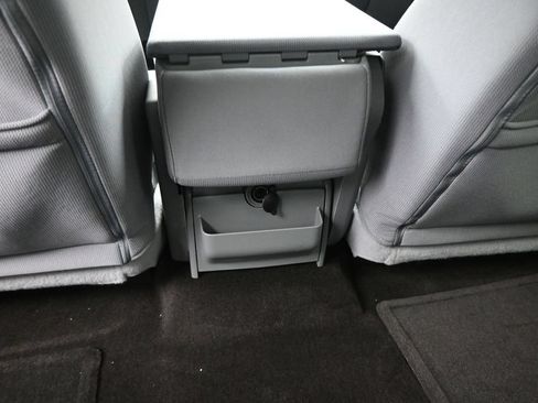 Used 2012 Ford F150 XLT w/ XLT Chrome Pkg RWD image 16