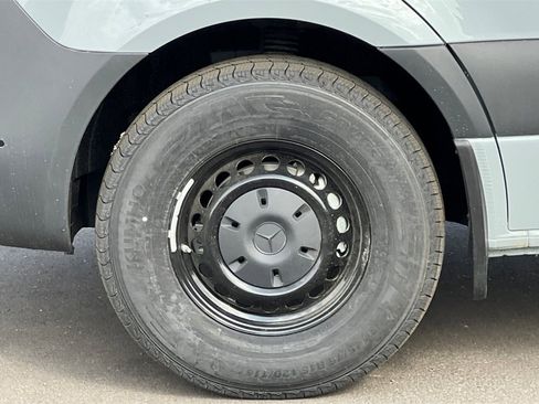 Used 2024 Mercedes-Benz Sprinter 2500 image 24